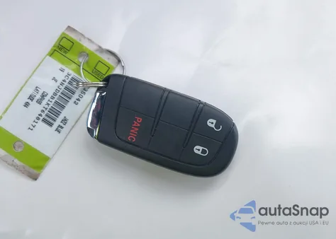 2019 Jeep Compass Latitude 4X4 z USA, uszkodzony, nr VIN 3C4NJDBB1KT648171